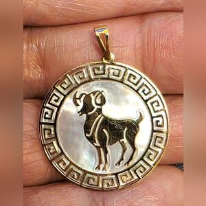 💕18k Gold And MOP Aries Pendant
